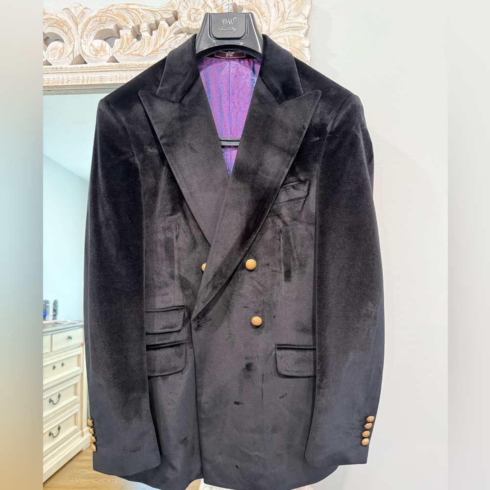 David Wej , Velvet suit for man , never worn, size usa 38 Europe 48 .